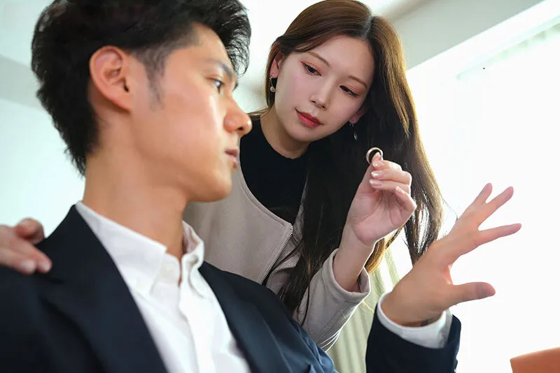 Bà xã đi đi giã ngoại, ông xã ở nhà bị nhỏ em người vợ gạ làm tình không trượt phát nào